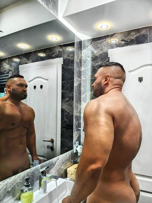 110 Serbian daddy Vladimir Ivanović   vladimir_35 onlyfans leaked