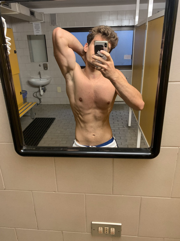 367 Italian muscle hunk Federico fede_21 onlyfans wank off porn