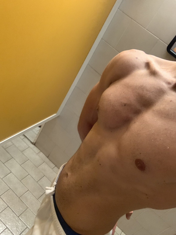 368 Italian muscle hunk Federico fede_21 onlyfans wank off porn