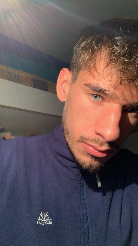 389 Italian muscle hunk Federico fede_21 onlyfans wank off porn