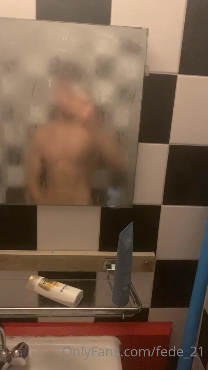 463 Italian muscle hunk Federico fede_21 onlyfans wank off porn