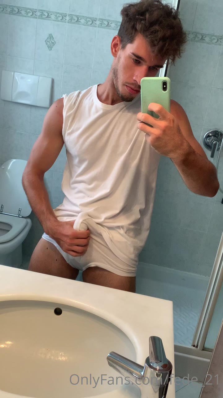 488 Italian muscle hunk Federico fede_21 onlyfans wank off porn