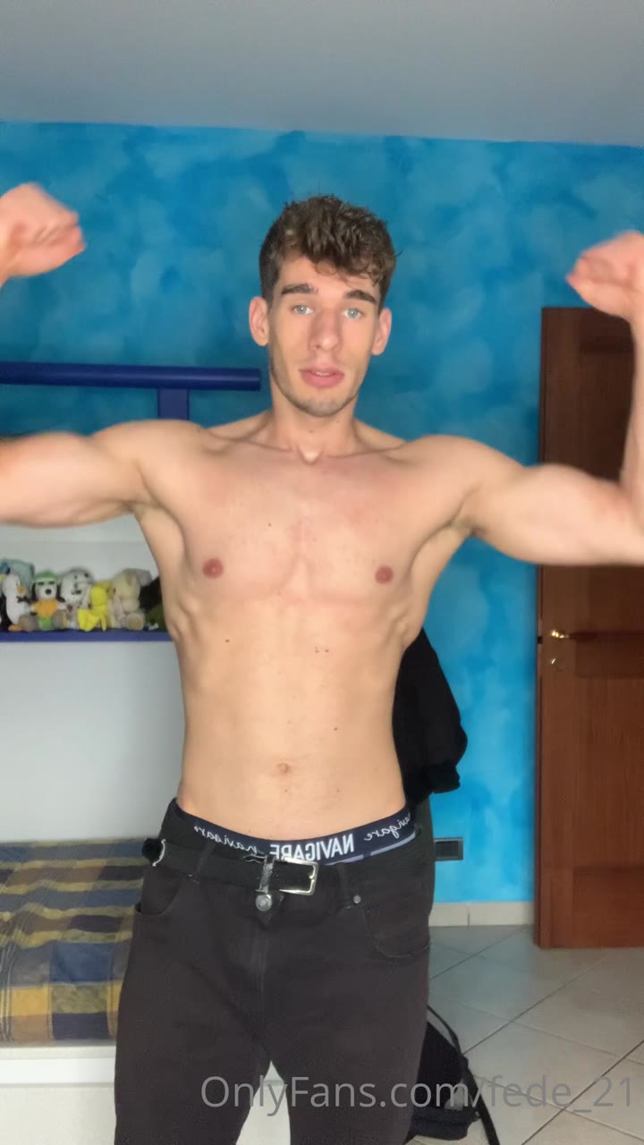 446 Italian muscle hunk Federico fede_21 onlyfans wank off porn