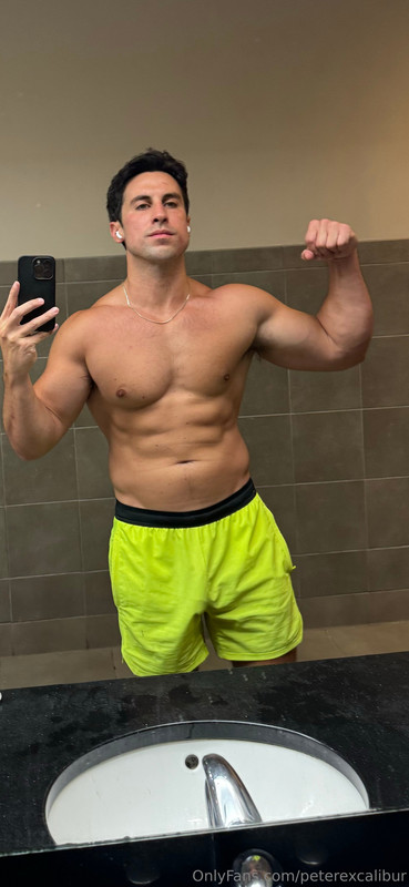 33 Bisexual Bodybuilder Peter Excalibur peterexcalibur Onlyfans leaked
