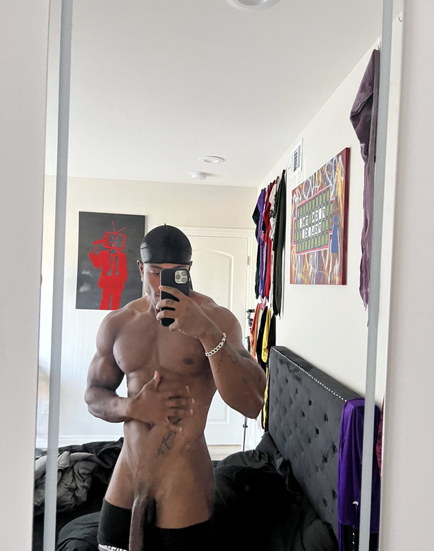 24 SEXY HUGE COCK BLACK TIKTOKER Siah Artis PRETTYSKINBOI ONLYFANS LEAKED