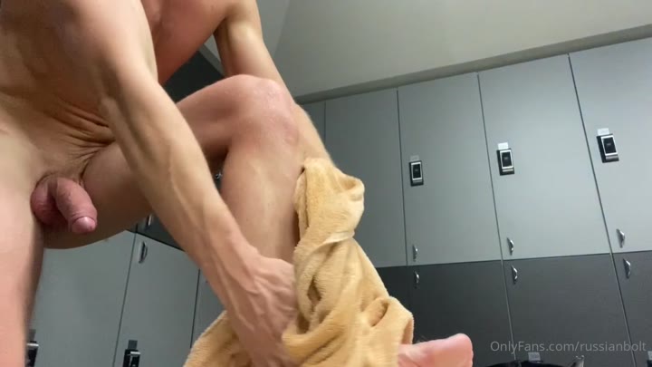 30 Sexy hunk bolt_xtop wanking off his big cock