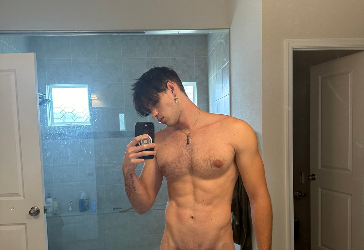 126    GAY  MUSCLE FAGGOT CUMSLUT WHORE Chase Stobbe cmschse Onlyfans porn LEAKED