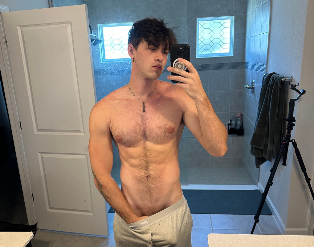 127    GAY  MUSCLE FAGGOT CUMSLUT WHORE Chase Stobbe cmschse Onlyfans porn LEAKED