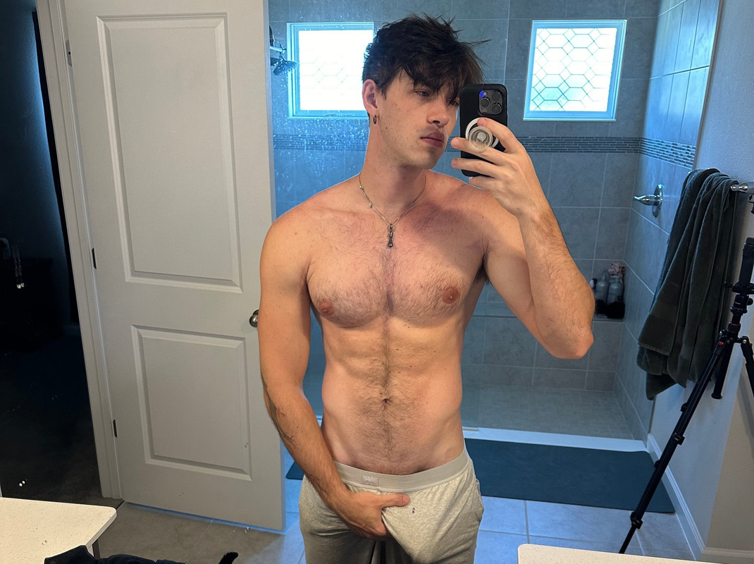 128    GAY  MUSCLE FAGGOT CUMSLUT WHORE Chase Stobbe cmschse Onlyfans porn LEAKED