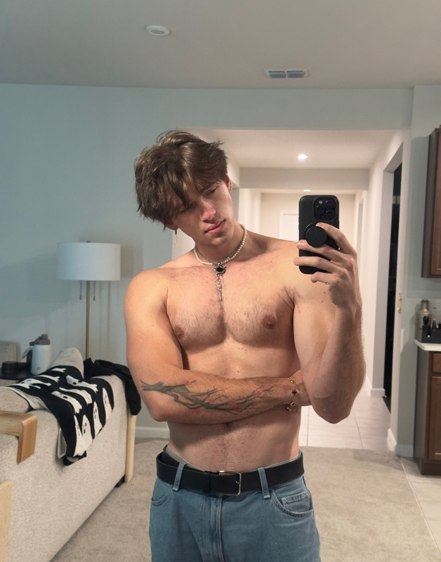 265    GAY  MUSCLE FAGGOT CUMSLUT WHORE Chase Stobbe cmschse Onlyfans porn LEAKED