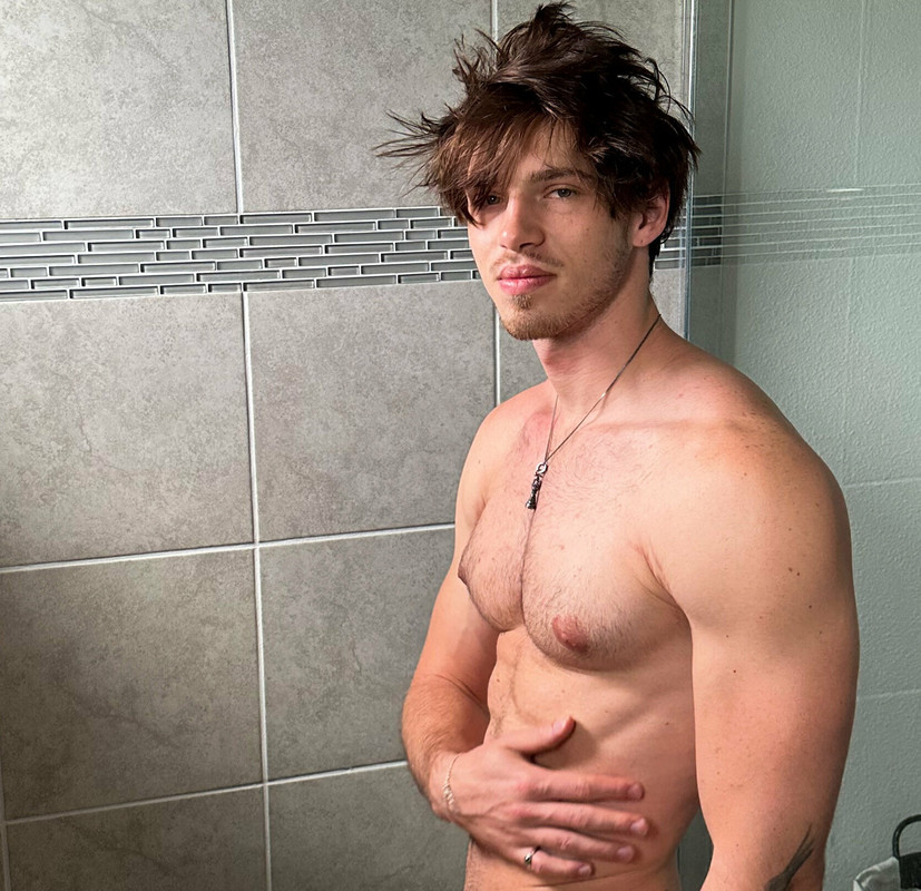 268    GAY  MUSCLE FAGGOT CUMSLUT WHORE Chase Stobbe cmschse Onlyfans porn LEAKED