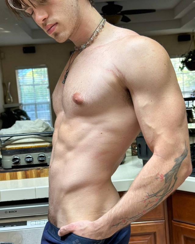 146    GAY  MUSCLE FAGGOT CUMSLUT WHORE Chase Stobbe cmschse Onlyfans porn LEAKED