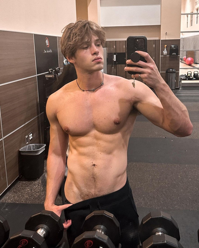 310    GAY  MUSCLE FAGGOT CUMSLUT WHORE Chase Stobbe cmschse Onlyfans porn LEAKED