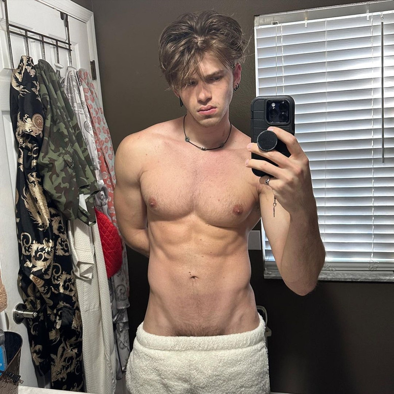315    GAY  MUSCLE FAGGOT CUMSLUT WHORE Chase Stobbe cmschse Onlyfans porn LEAKED