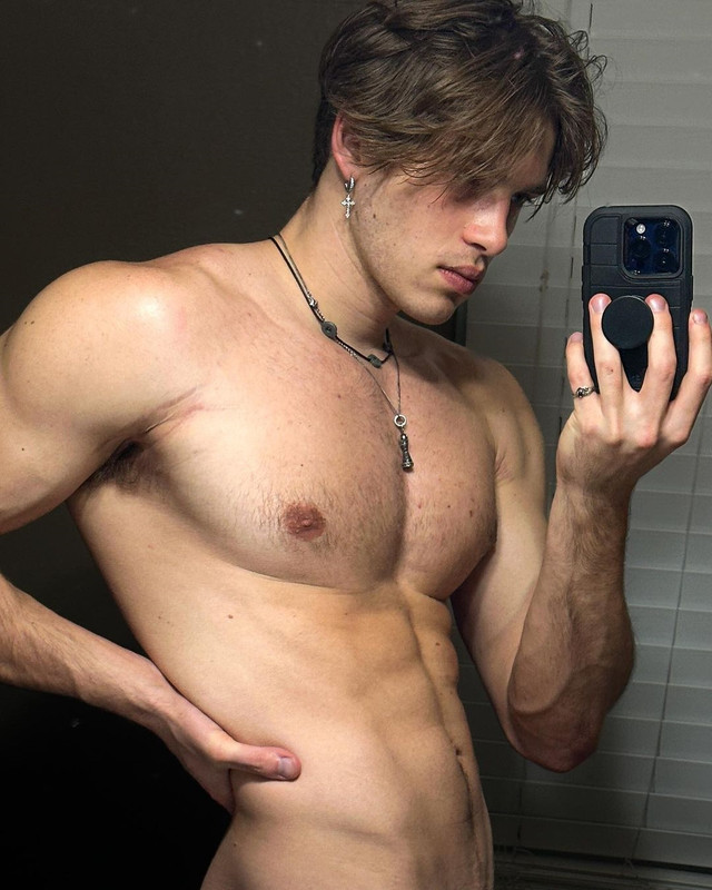 319    GAY  MUSCLE FAGGOT CUMSLUT WHORE Chase Stobbe cmschse Onlyfans porn LEAKED