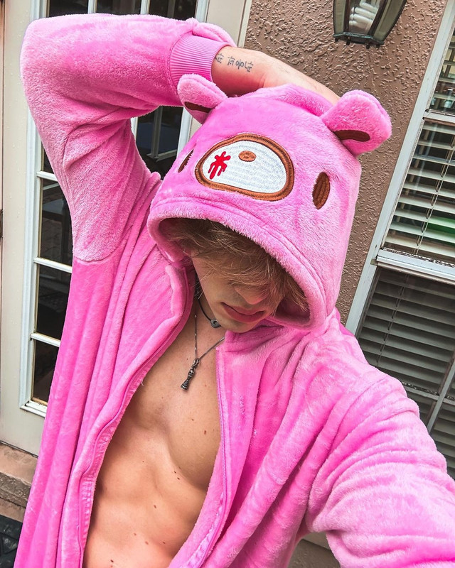 171    GAY  MUSCLE FAGGOT CUMSLUT WHORE Chase Stobbe cmschse Onlyfans porn LEAKED