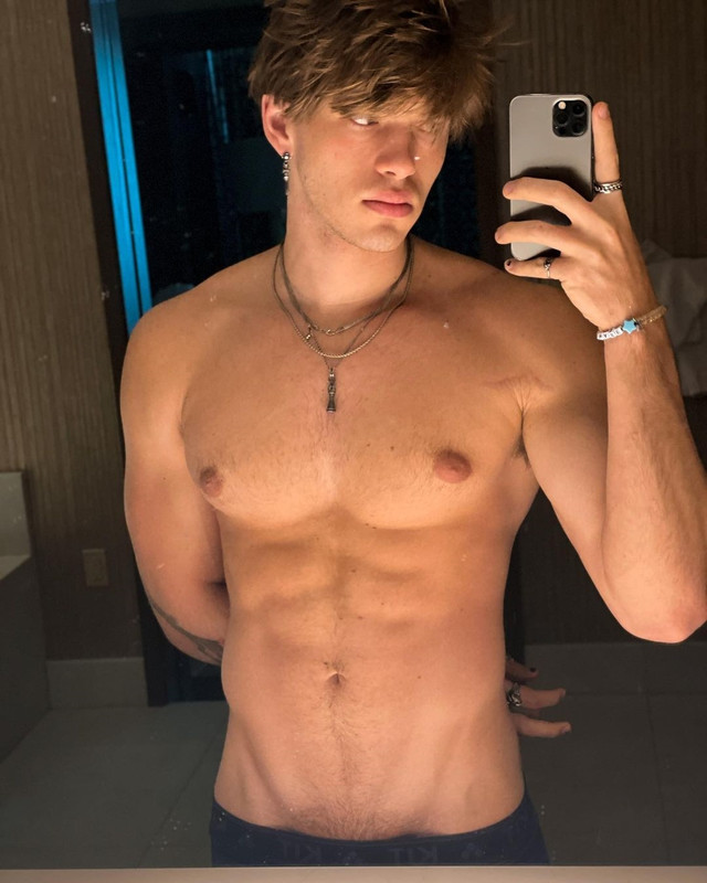 173    GAY  MUSCLE FAGGOT CUMSLUT WHORE Chase Stobbe cmschse Onlyfans porn LEAKED