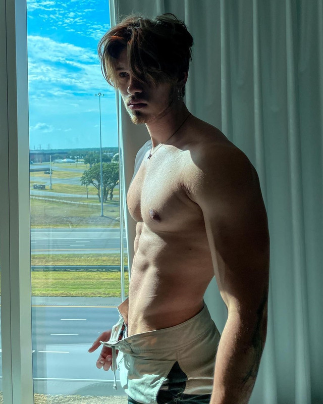 346    GAY  MUSCLE FAGGOT CUMSLUT WHORE Chase Stobbe cmschse Onlyfans porn LEAKED