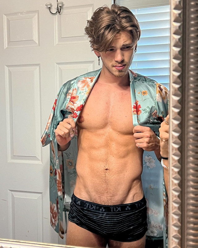 356    GAY  MUSCLE FAGGOT CUMSLUT WHORE Chase Stobbe cmschse Onlyfans porn LEAKED