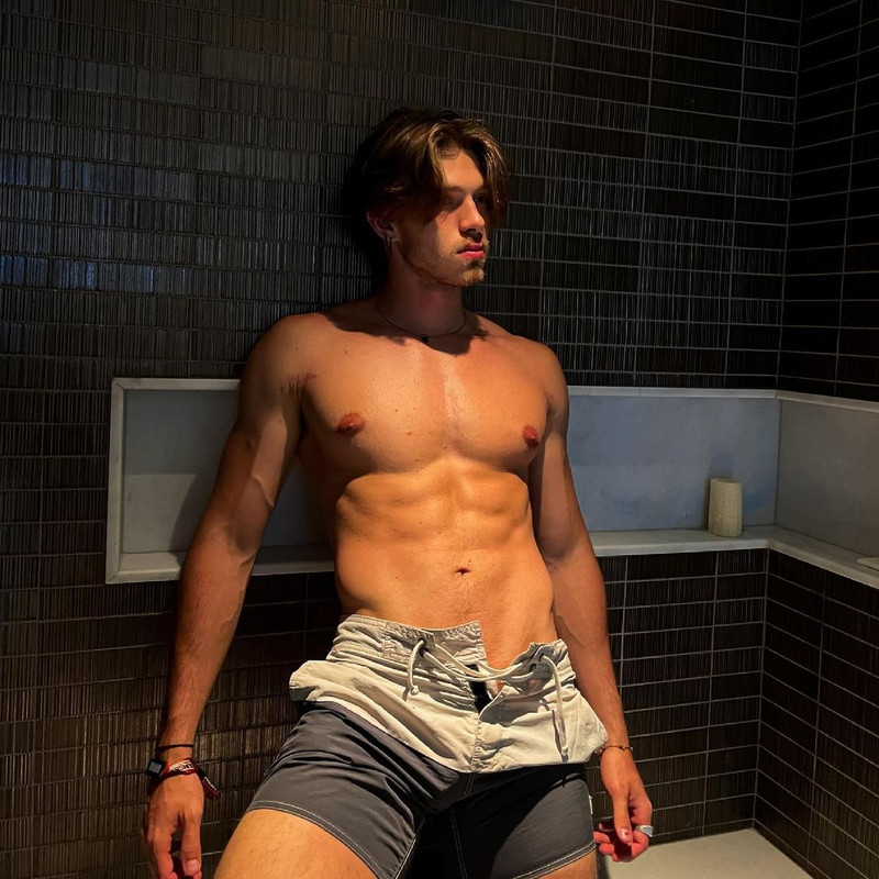 376    GAY  MUSCLE FAGGOT CUMSLUT WHORE Chase Stobbe cmschse Onlyfans porn LEAKED