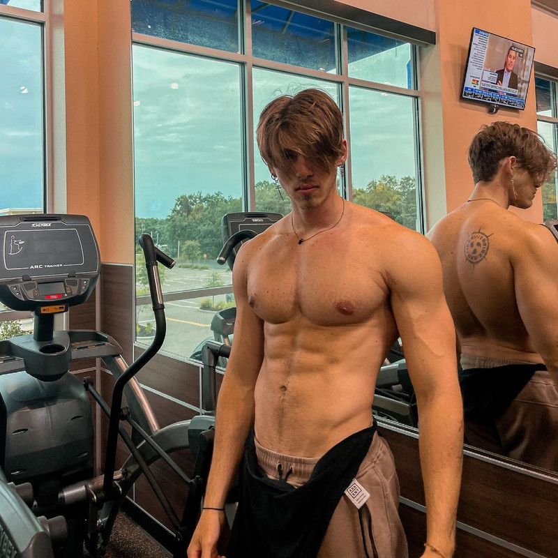 194    GAY  MUSCLE FAGGOT CUMSLUT WHORE Chase Stobbe cmschse Onlyfans porn LEAKED