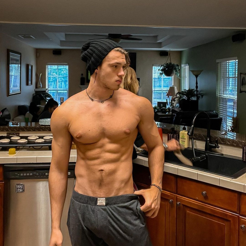 26    GAY  MUSCLE FAGGOT CUMSLUT WHORE Chase Stobbe cmschse Onlyfans porn LEAKED