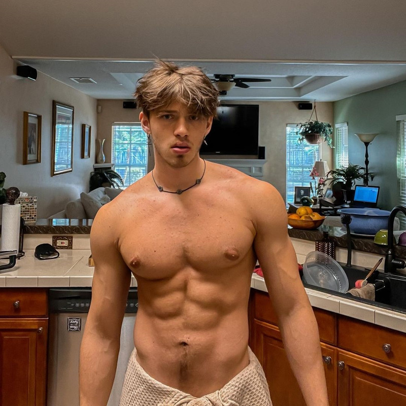 377    GAY  MUSCLE FAGGOT CUMSLUT WHORE Chase Stobbe cmschse Onlyfans porn LEAKED