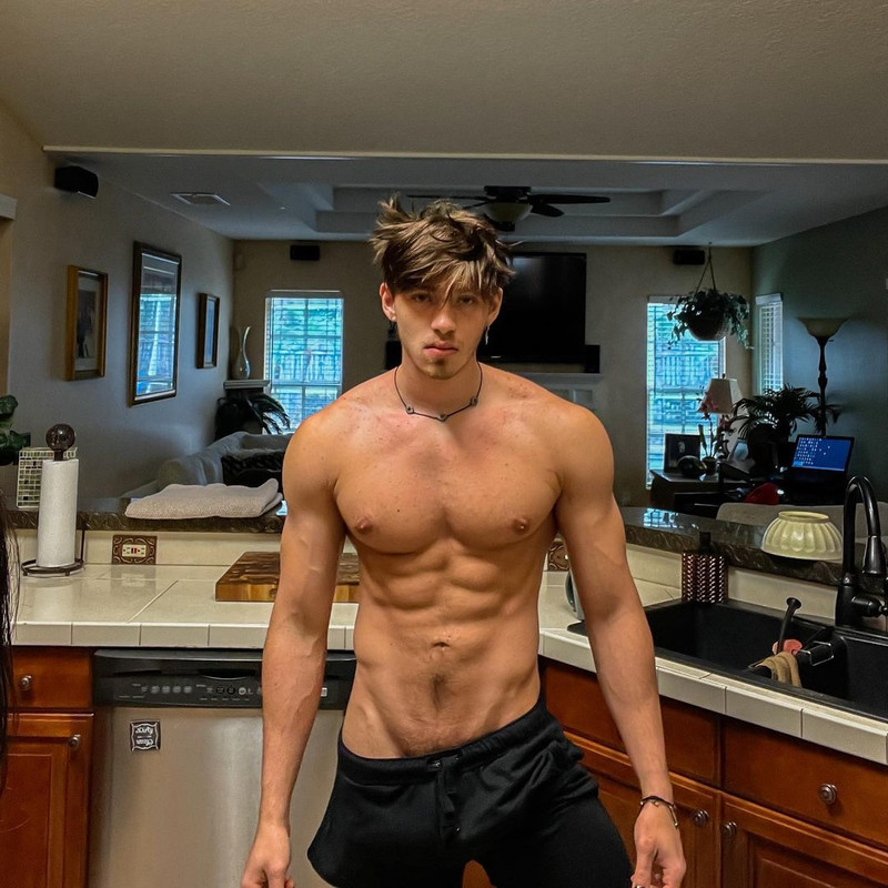 199    GAY  MUSCLE FAGGOT CUMSLUT WHORE Chase Stobbe cmschse Onlyfans porn LEAKED