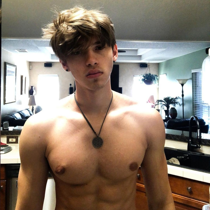 4    GAY  MUSCLE FAGGOT SLUT Chase Stobbe cmschse Onlyfans porn LEAKED