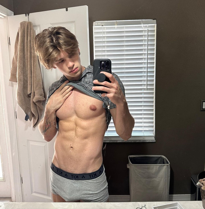 206    GAY  MUSCLE FAGGOT CUMSLUT WHORE Chase Stobbe cmschse Onlyfans porn LEAKED