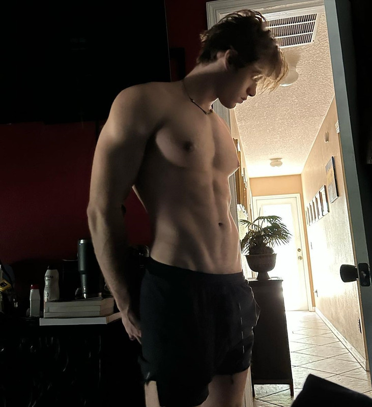 391    GAY  MUSCLE FAGGOT CUMSLUT WHORE Chase Stobbe cmschse Onlyfans porn LEAKED