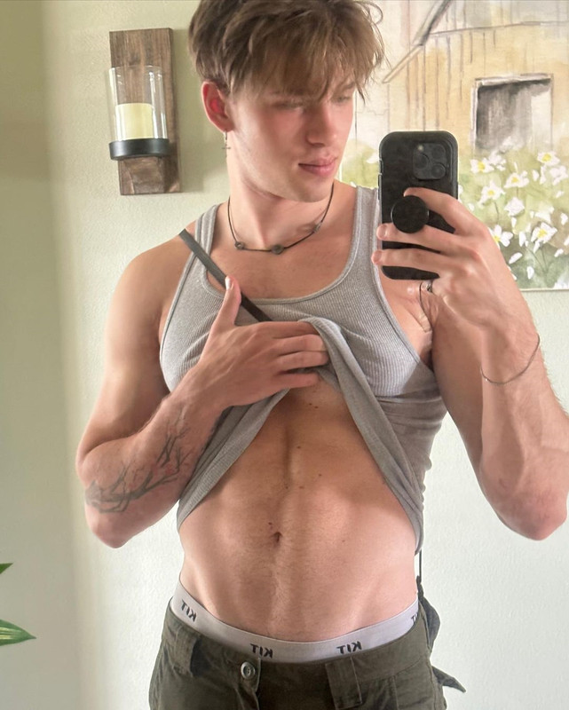 43    GAY  MUSCLE FAGGOT CUMSLUT WHORE Chase Stobbe cmschse Onlyfans porn LEAKED