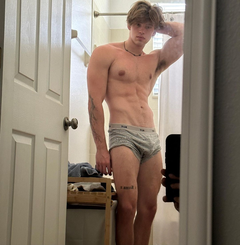 209    GAY  MUSCLE FAGGOT CUMSLUT WHORE Chase Stobbe cmschse Onlyfans porn LEAKED