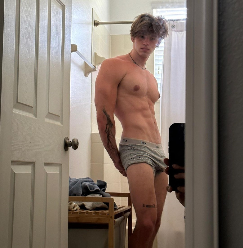 210    GAY  MUSCLE FAGGOT CUMSLUT WHORE Chase Stobbe cmschse Onlyfans porn LEAKED