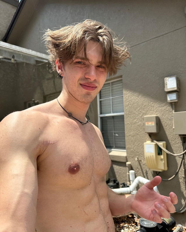 211    GAY  MUSCLE FAGGOT CUMSLUT WHORE Chase Stobbe cmschse Onlyfans porn LEAKED