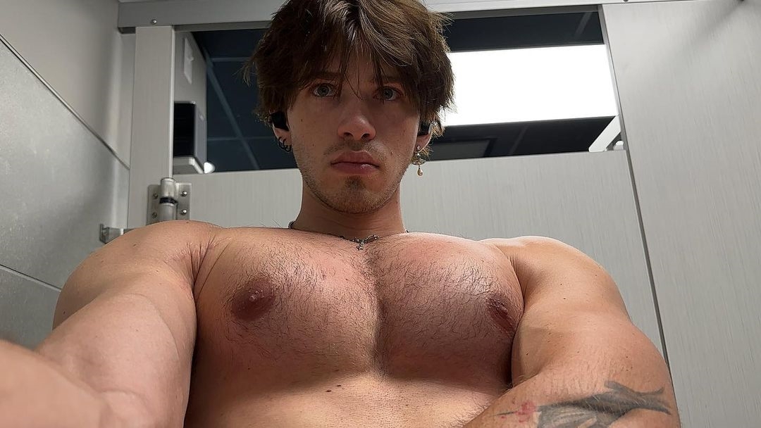 399    GAY  MUSCLE FAGGOT CUMSLUT WHORE Chase Stobbe cmschse Onlyfans porn LEAKED