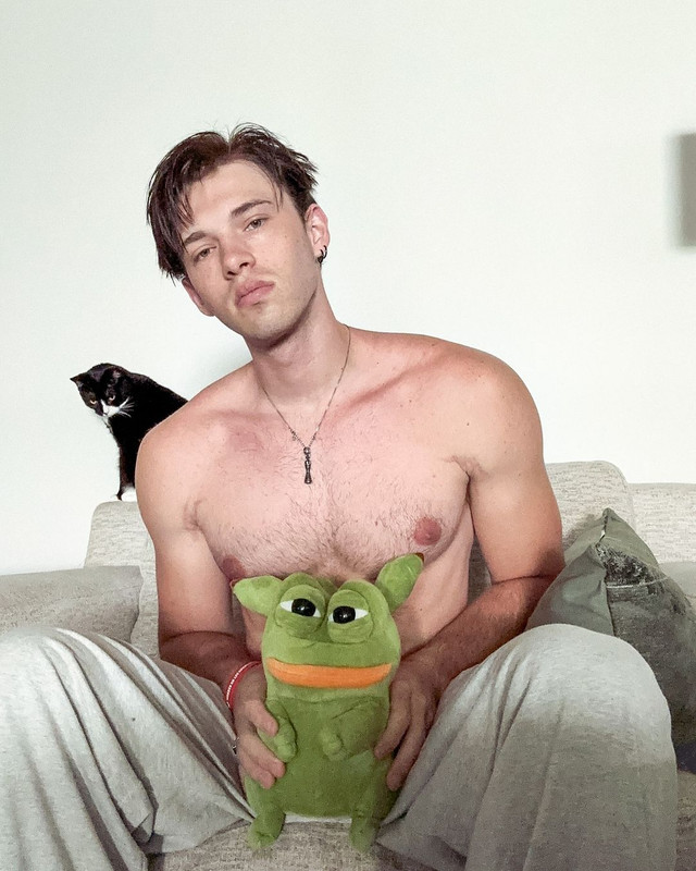 64    GAY  MUSCLE FAGGOT CUMSLUT WHORE Chase Stobbe cmschse Onlyfans porn LEAKED