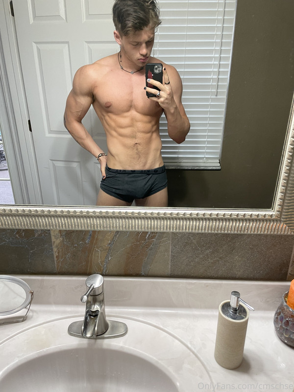 424    GAY  MUSCLE FAGGOT CUMSLUT WHORE Chase Stobbe cmschse Onlyfans porn LEAKED