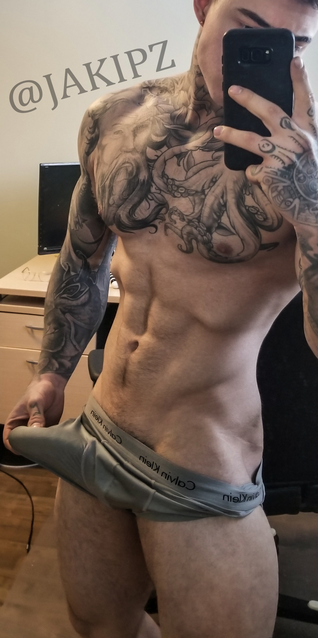 49  fat  humongous cock tiktoker  Jakipz Jake Andrich Onlyfans