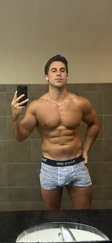 70 Bisexual Bodybuilder Peter Excalibur peterexcalibur Onlyfans leaked