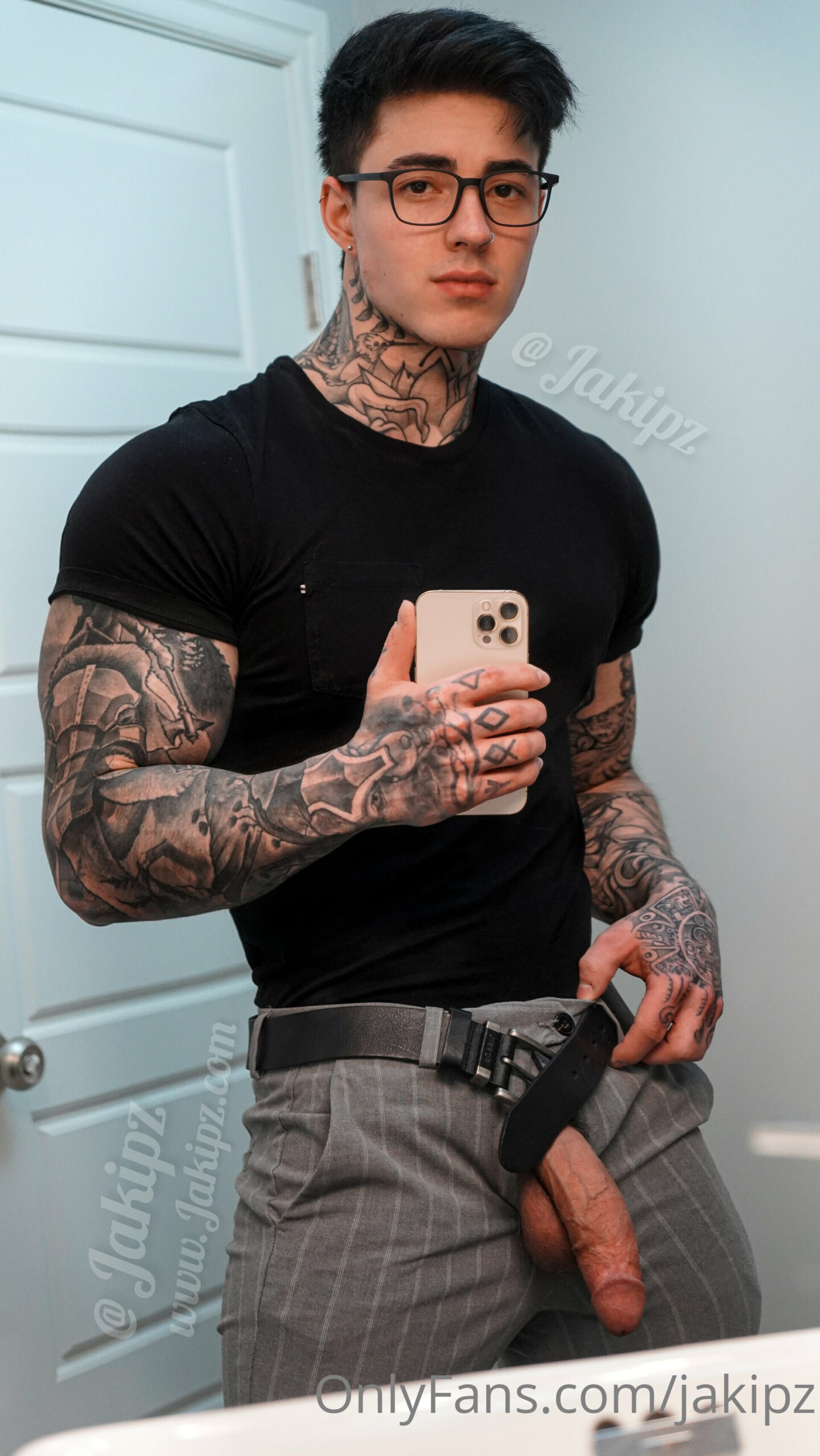 188  fat  humongous cock tiktoker  Jakipz Jake Andrich Onlyfans