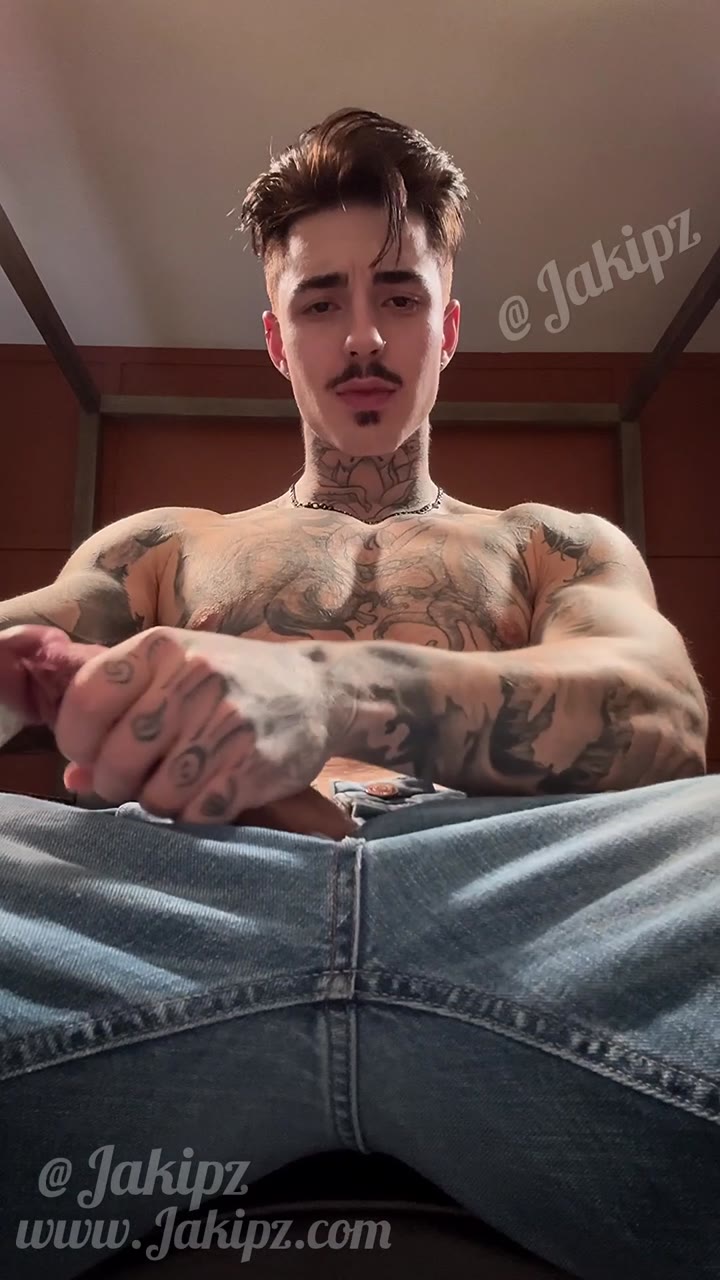 245 TikTok muscle CumSlut Jakipz ONLYFANS