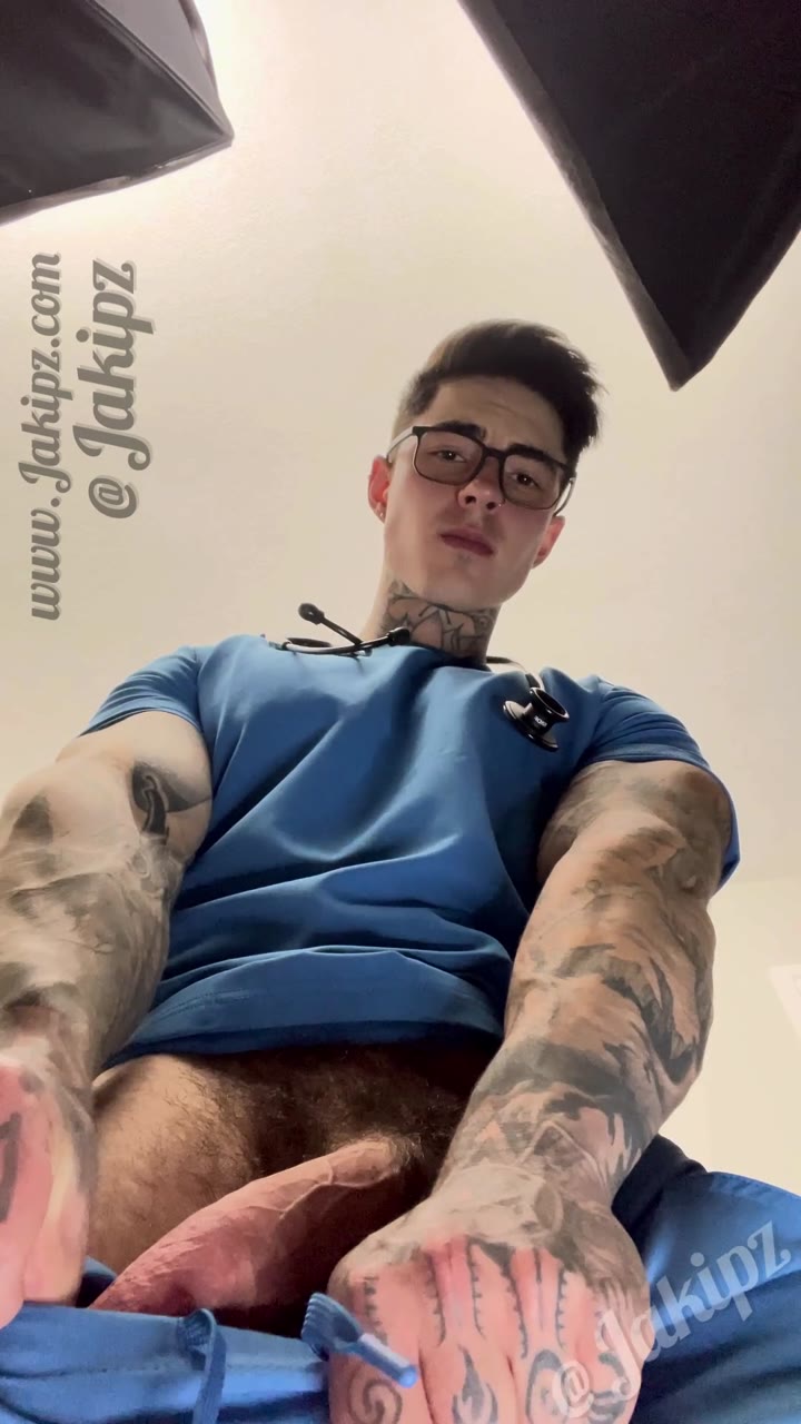 69 TikTok muscle CumSlut Jakipz ONLYFANS