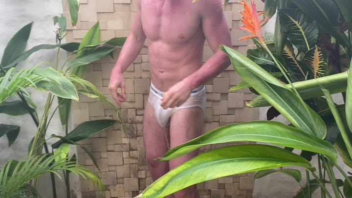59 Sexy hunk bolt_xtop wanking off his big cock