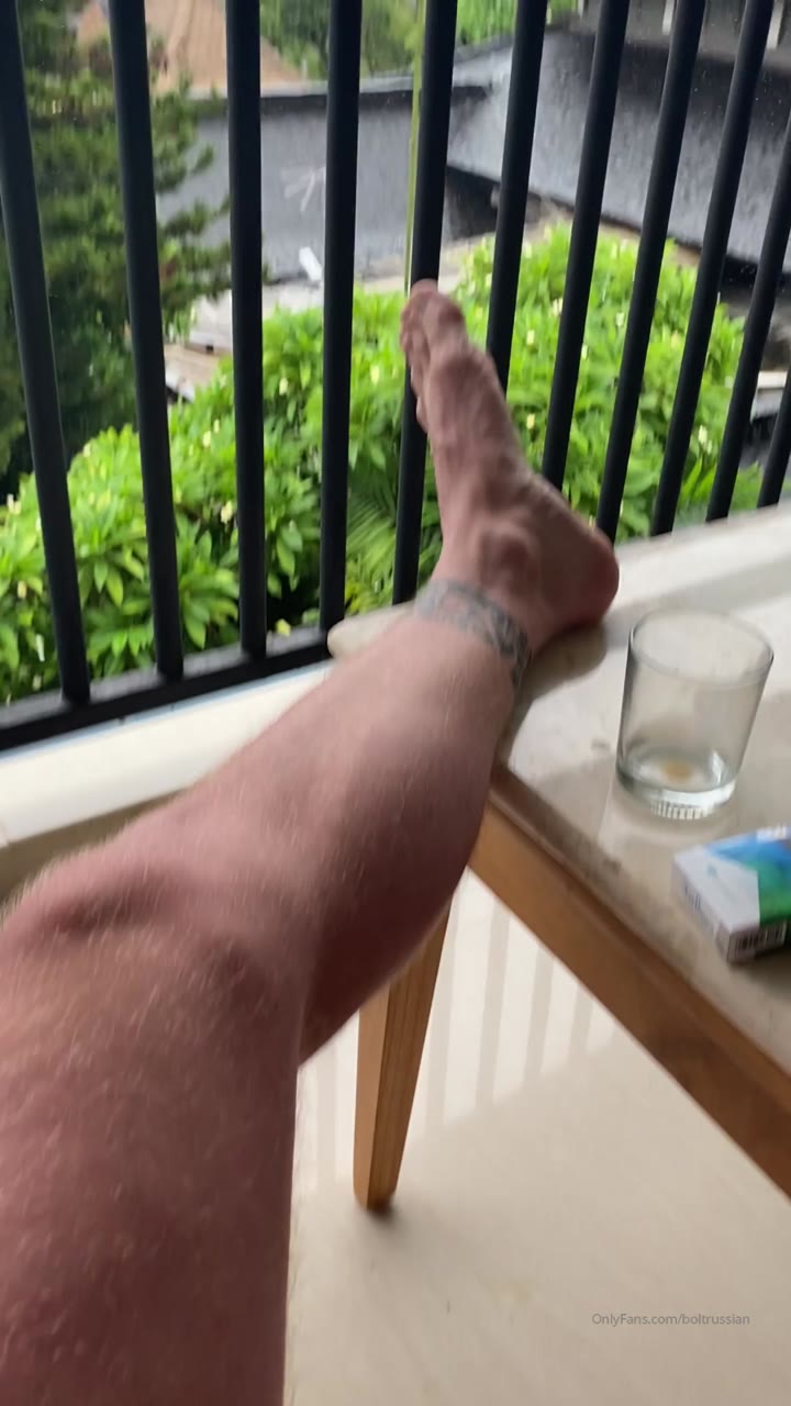 39 Sexy hunk bolt_xtop wanking off his big cock