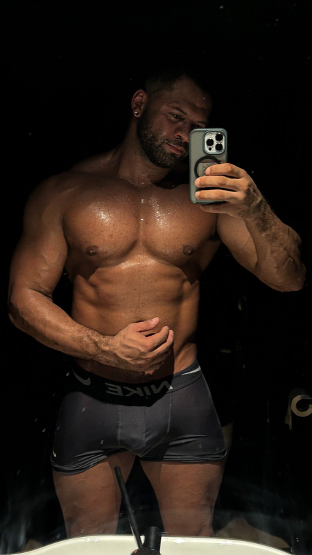 135 Black Hunk Reegswood  onlyfans leaked