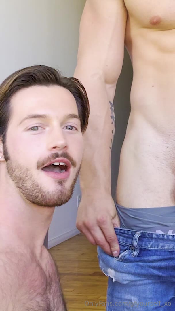 7 Muscular Hairy Hunk Théo Dore gfyourself_xo OnlyFans anal porn