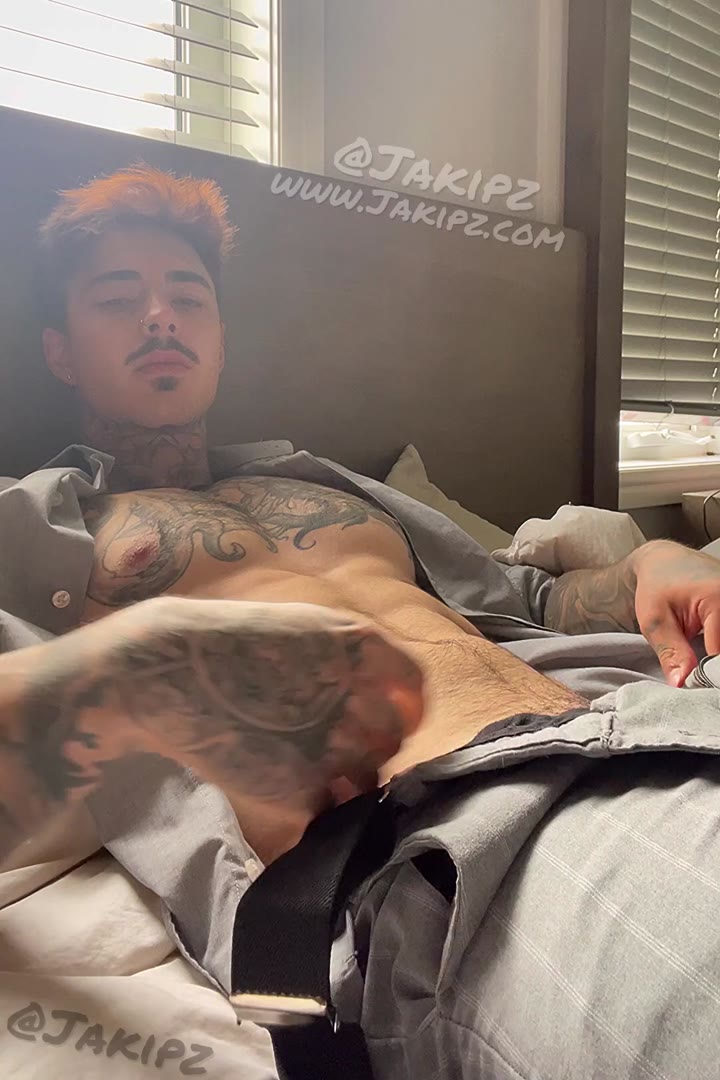 122 TikTok muscle CumSlut Jakipz ONLYFANS