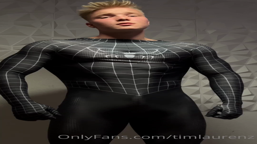 42 Cutie muscle blond TikTok cosplayer Tim Laurenz timlaurenz OnlyFans porn