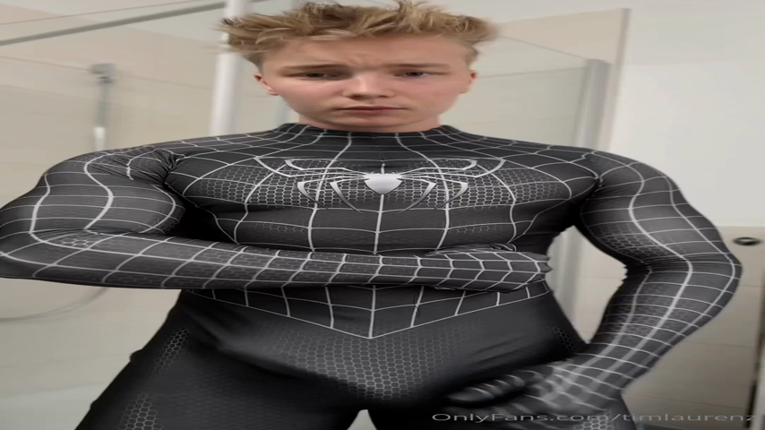 178 Cutie muscle blond TikTok cosplayer Tim Laurenz timlaurenz OnlyFans porn